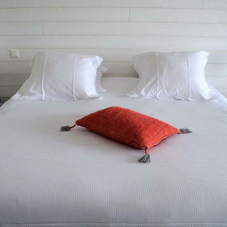 Hotel Le Toeno ทรีเบอร์ดัน ภายนอก รูปภาพ